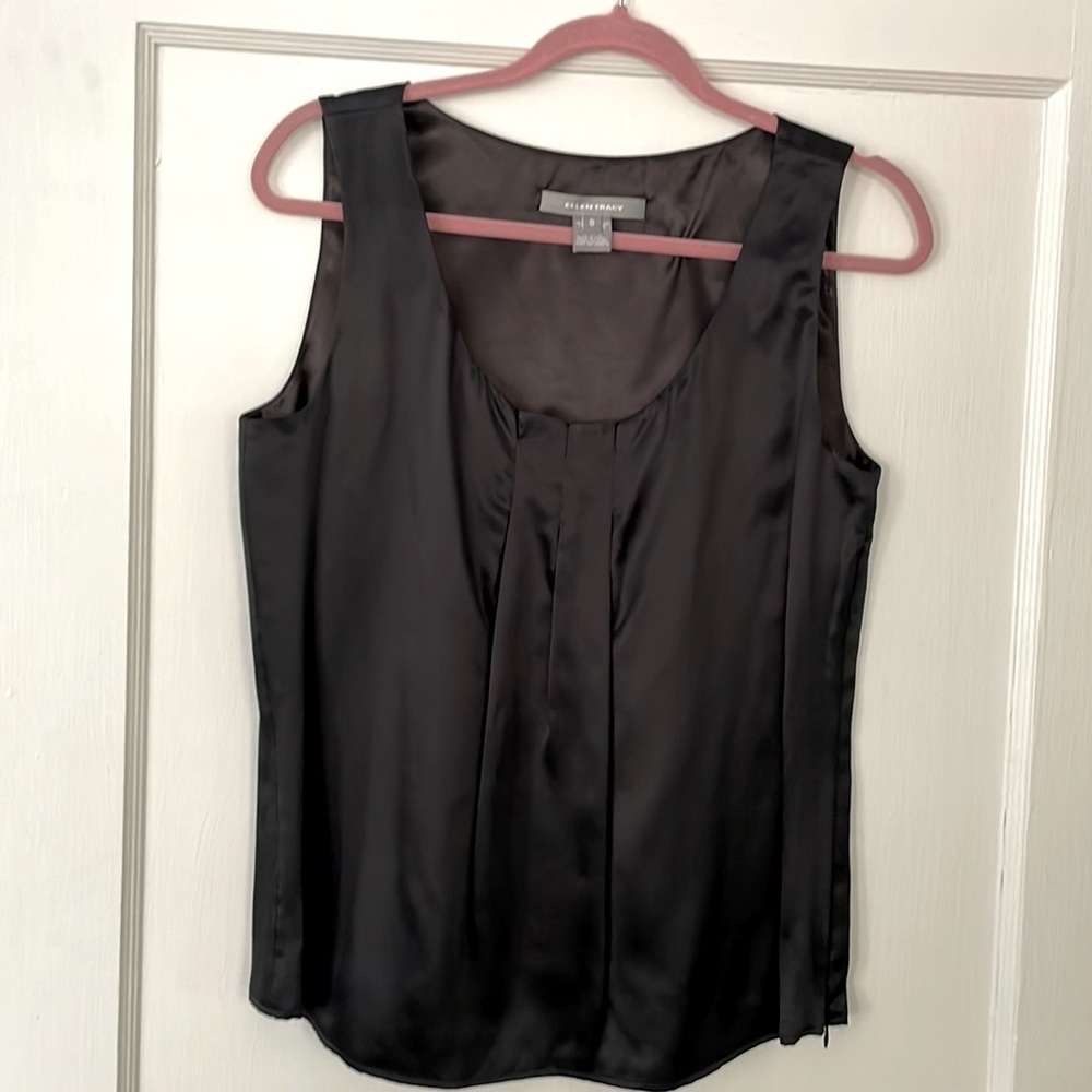 Ellen Tracy 100% silk short sleeve lined top